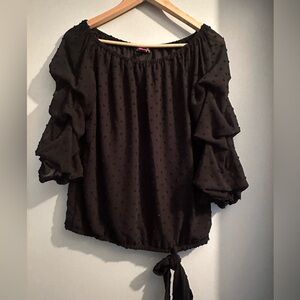 Gorgeous Vince Camuto Blouse